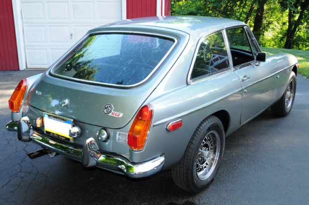 MGB GT with a 4.2 L Rover V8