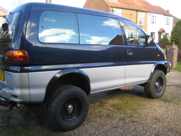 4WD Delica Van with a Ford 302 V8