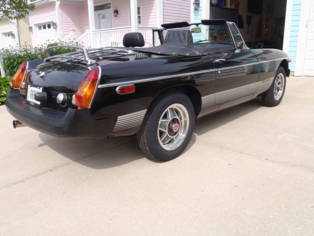 1980 MGB with a 4.6 L Rover V8