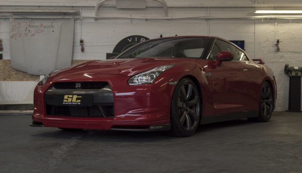 Nissan R35 with a Turbo LSX 454 V8