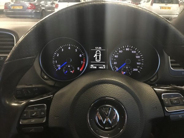 VW Golf R MK6 with a 2.5 L TFSI Inline-Five